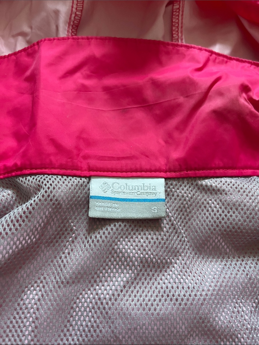 Columbia Women's Bright Pink Hooded Rain Jacket - Picture 2 of 6